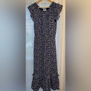 Size 6/8 M- Universal Threads Maxi Dress - New Without Tags